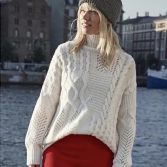 Athleta Sweaters - ATHLETA BEDFORD wool chunky, oversized, knitted cable turtleneck size L